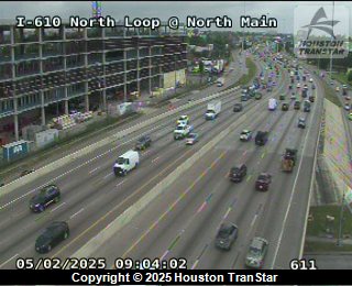 610 NORTH LOOP @ NORTH MAIN, FACING North