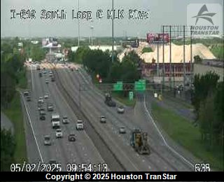 610 SOUTH LOOP @ MLK BLVD, FACING South