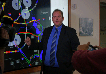 Jeff Lindner talks to press 